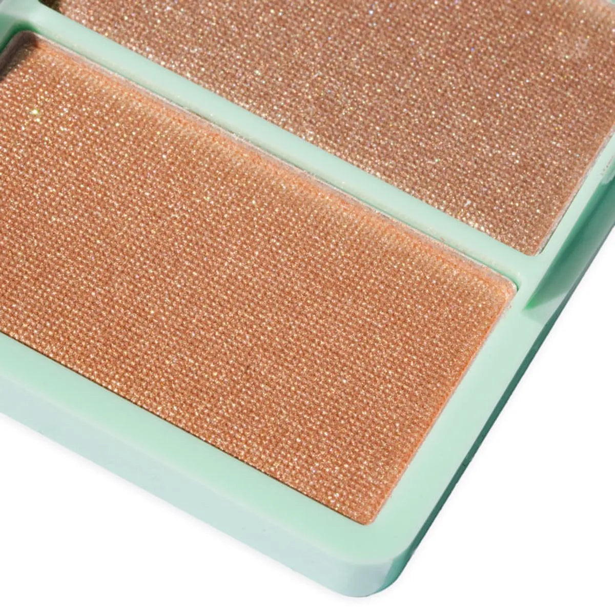 Iluminador en Trío Cloud Highlighter